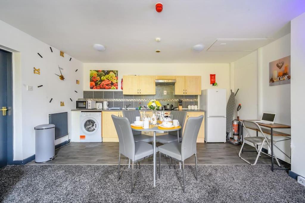 -F5Gh- For Relaxed & Cosy Stay, Free Parking, Wifi Leeds  Kültér fotó