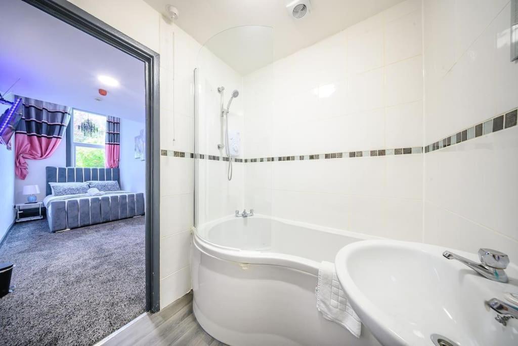 -F5Gh- For Relaxed & Cosy Stay, Free Parking, Wifi Leeds  Kültér fotó